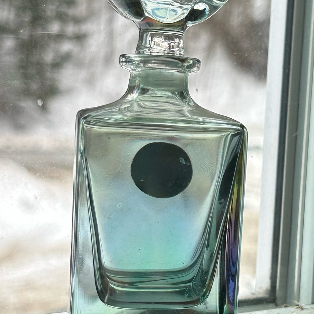 Elegant Lead Crystal perfume Bottle with flower Stopper